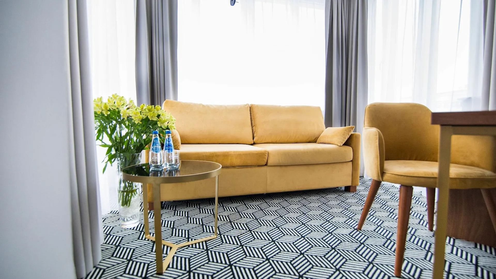 Platinum Residence Boutique Poznan 4*,